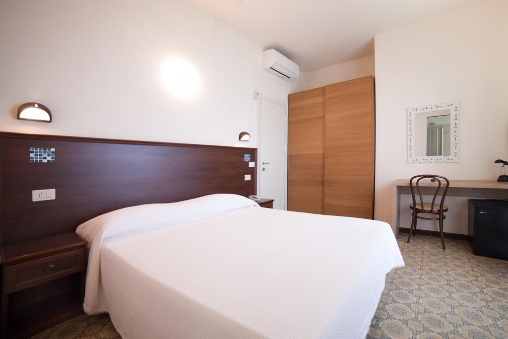 Hotel Metropol Pesaro Ngoại thất bức ảnh