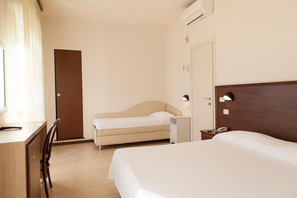 Hotel Metropol Pesaro Ngoại thất bức ảnh